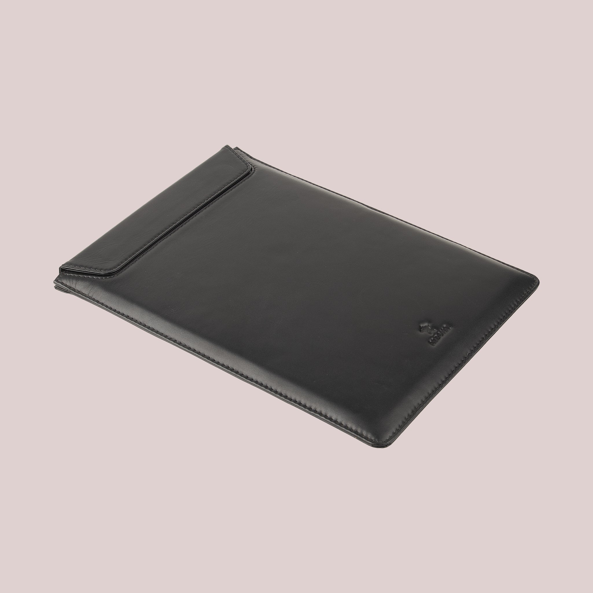 Macbook 16 Pro leather case in a stylish tan color