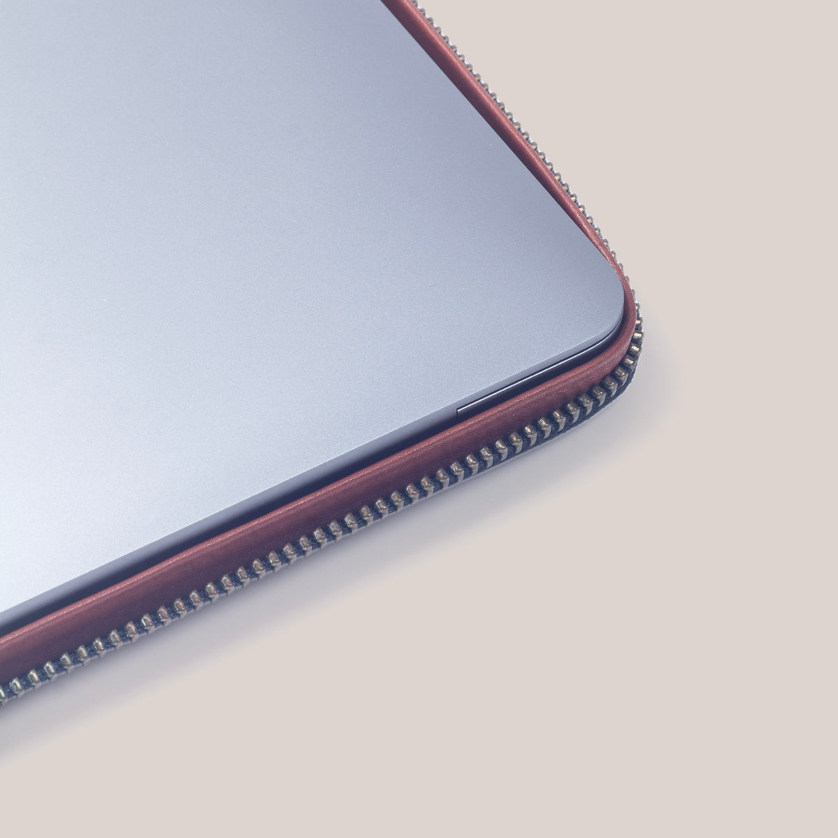 MacBookアクセサリー macbook pro leather sleeve Genuine / Official Apple Leather Sleeve for MacBook 12
