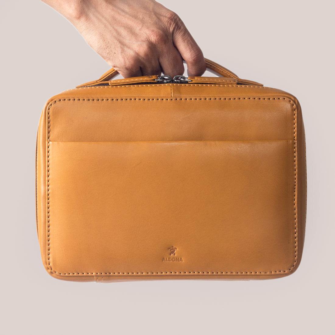 Leather Tech Accessory Organiser - Vintage Tan